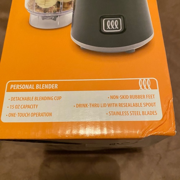 Toastmaster Personal Blender 15 ounce capacity with Drink Through Lid. New - Picture 7 of 8